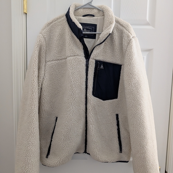 G.H. Bass & Co. Cream Sherpa Jacket with Navy Accents - Picture 4 of 4